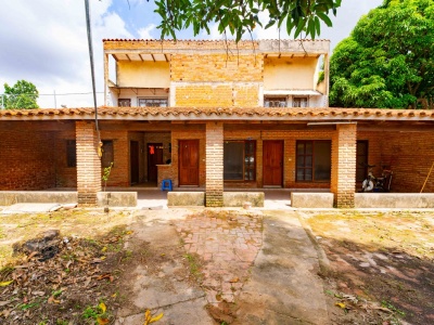 Casa en venta con amplio terreno