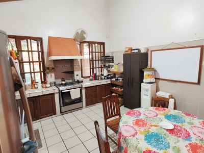 CASA INDEPENDIENTE DE 4 HABITACIONES EN ALQUILER EN ZONA ESTE
