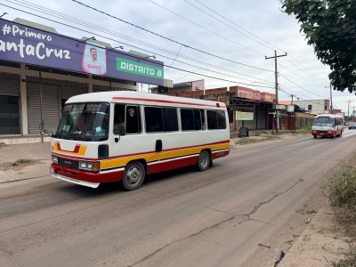 CASA COMERCIAL SOBRE AVENIDA PRINCIPAL EN VENTA 
