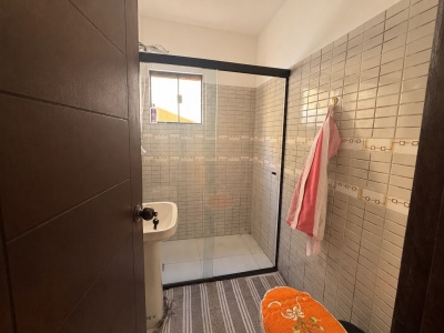 Casa de 3 dormitorios Zona Norte, Urb. Akualand Guapay
