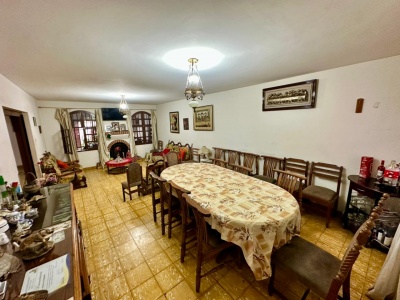 "CASA COMERCIAL EN VENTA, DE 480,80  M2, DE 2 PLANTAS, SOBRE CALLE CAMPERO"