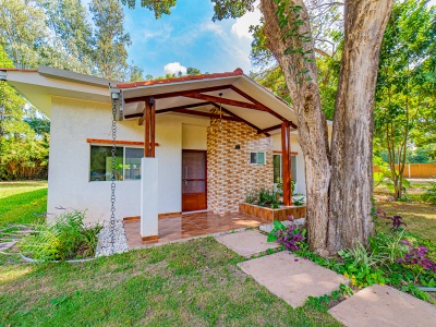 AMPLIA CASA EN KM9 DVLG - Condominio cerrado Casa Jardin