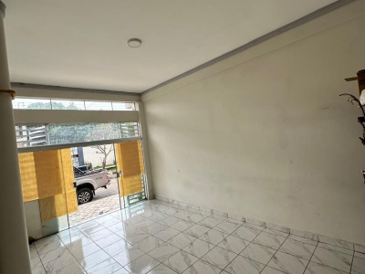 Casa con tienda comercial EN VENTA - ZONA CUMAVI