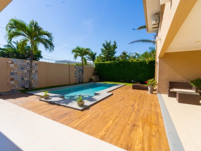 Hermosa y Cómoda Casa en Venta en Colinas del Urubo Sector I