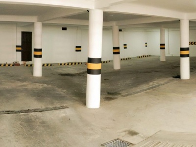 LOCAL COMERCIAL EN ALQUILER - CENTRO DE LA CIUDAD con parqueo propio