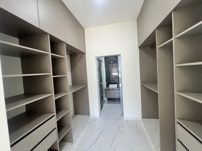 CASA DE 4 DORMITORIOS EN VENTA EN EL URUBO VILLA BONITA